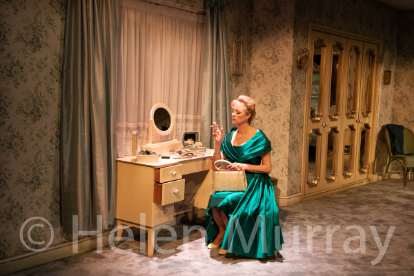 The Memory of Water Production Hampstead Theatre Helen Murray8